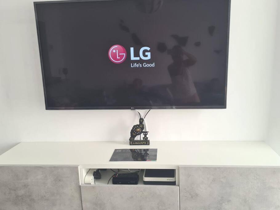 Apartamento Laina Tías Buitenkant foto